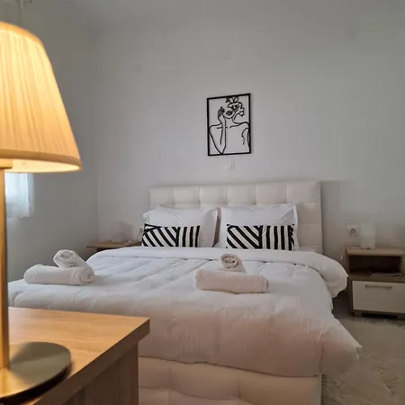 By The Sea Apartment *