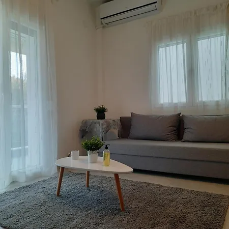 By The Sea Apartment Peraia (Thessaloniki)